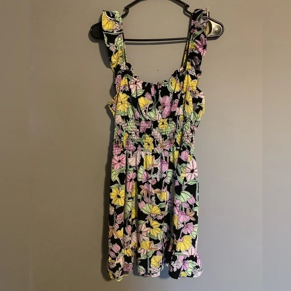 Adorable Floral Dress - Picture 2 of 3